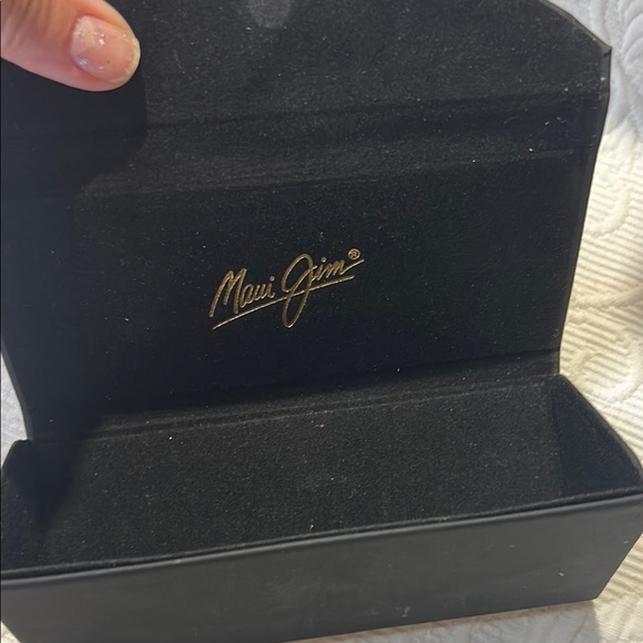 Maui Jim Manchester United Double mirrored Matchday Polarized Sunglasses. FLAW - Picture 13 of 16